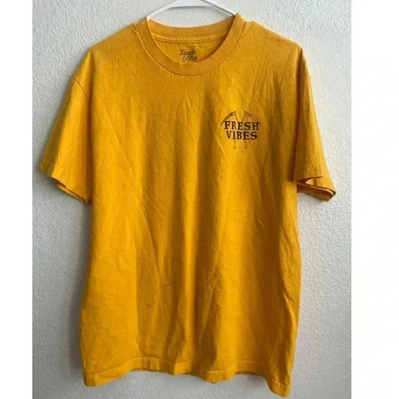 💥Fresh Vibes Good Friends Bad Habits Yellow Tee L - Picture 1 of 7